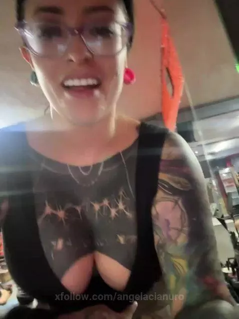 Free tits in gym and Window with a lot people by angelacianuro