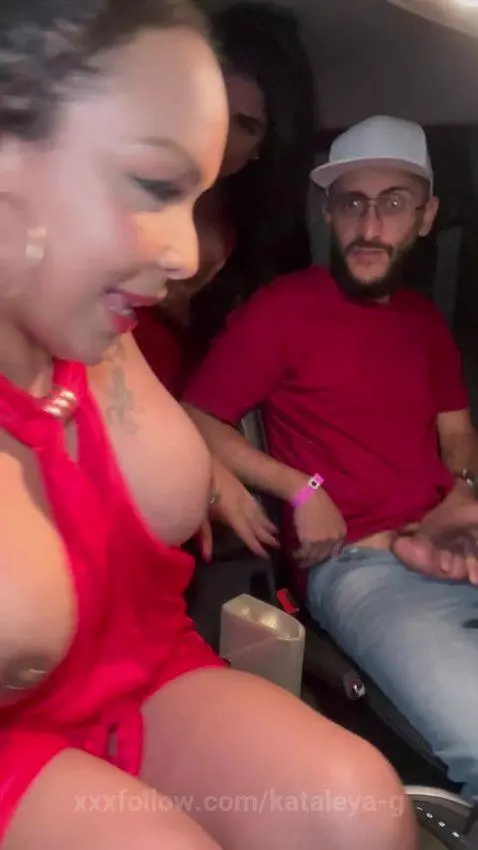 mios 😏 ns llego la policia🤣🤣 @soldierhugecockx by kataleya-g