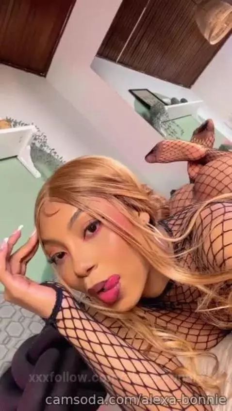 Happy by alexa-bonnie