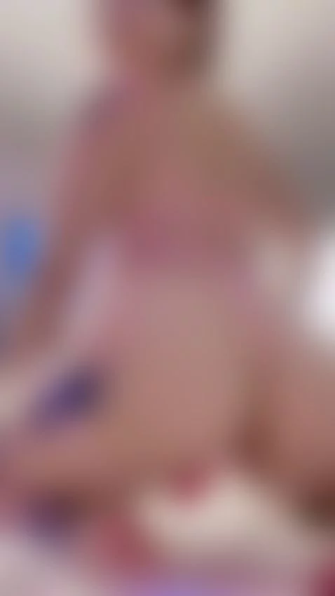 How does the pink suit me? by thalia-13