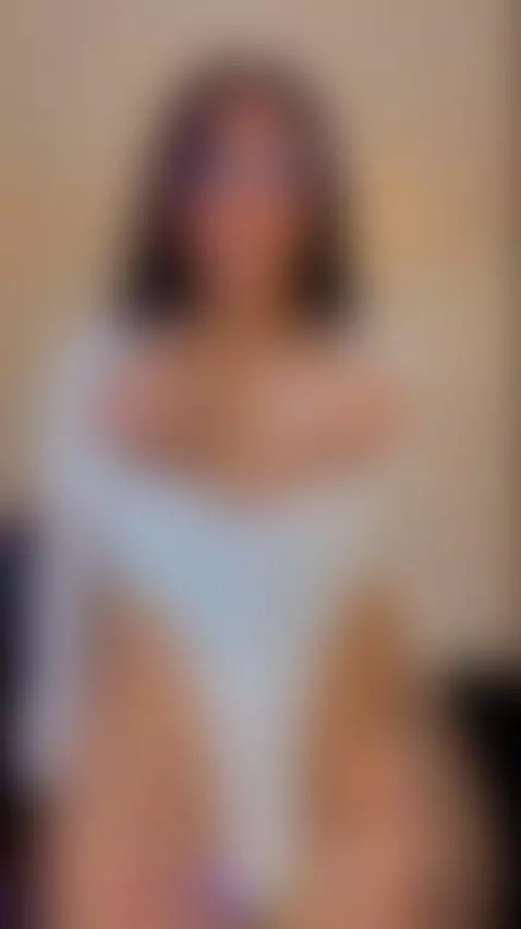Amateur 🥵 by mia-robert1