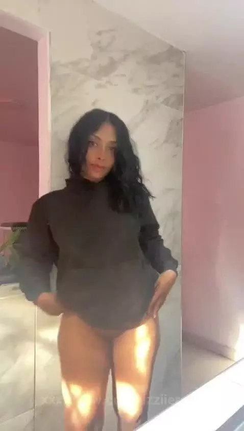 the sexiest and most tender 🩷🫧 by lizziierose