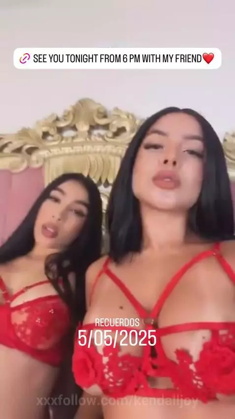 Today at 6pm live ❤️ On the camsoda page of anissamiller by kendalljoy