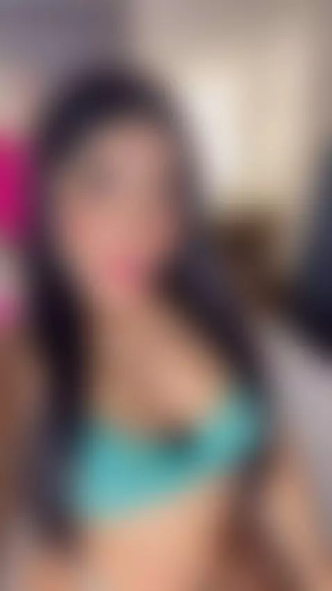 Come back loves they missed me comment a green heart 💚 by kendalljoy