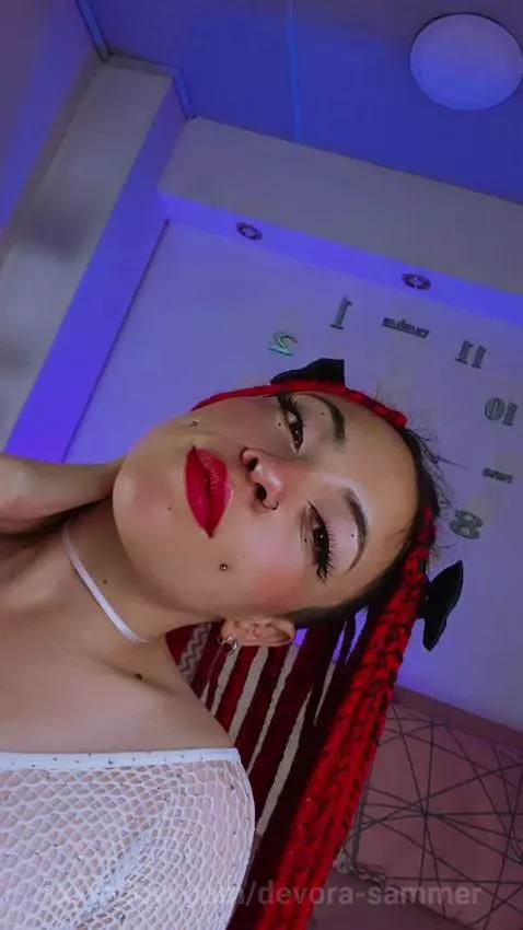 I'm online, comment how you would fuck me and give it a like... by devora-sammer