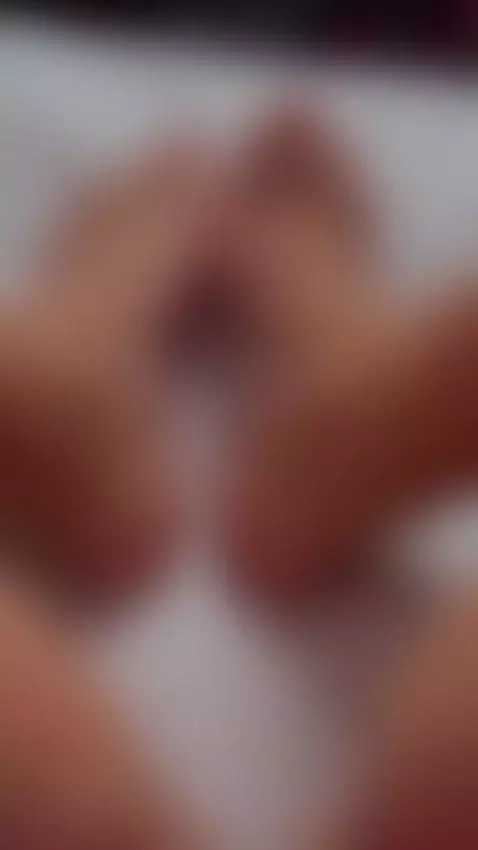 feetfetish by alessia-baum