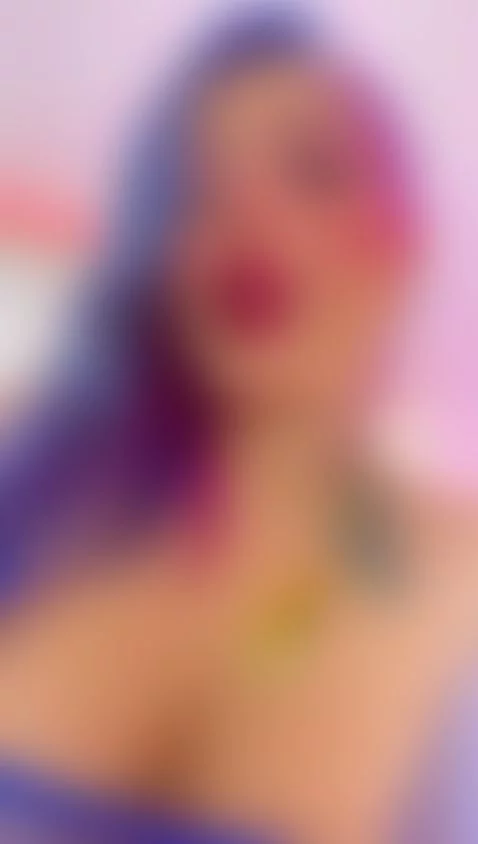 ONLINE NOW by scaarlettsmith