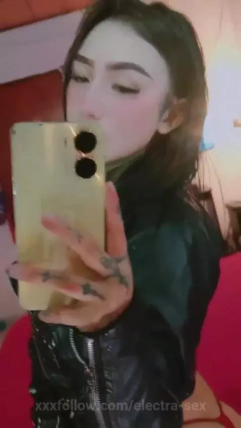 Me darías una palmada ? 😏🔥👋🏻 by electra-sex