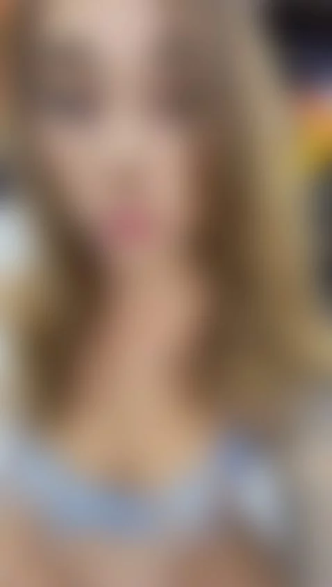 See u here tonight !! Very horny !! hihi kiss 😍😍😍😍 by christynaross