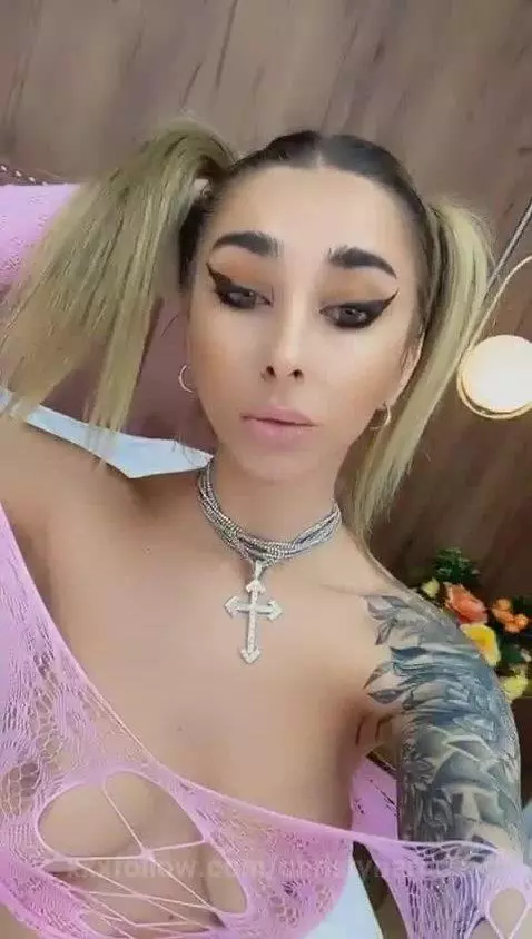 Make me scream with pleasure while you make my pussy leak to... by christynaross