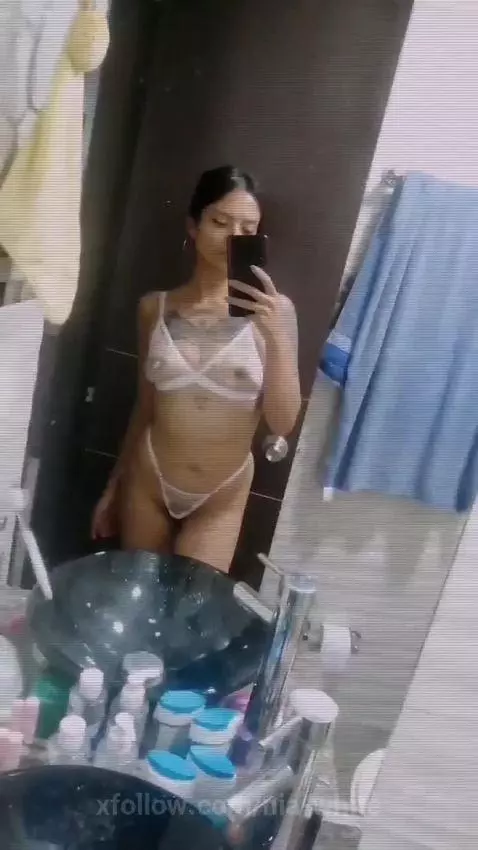 I am a pretty daisy by nia-white