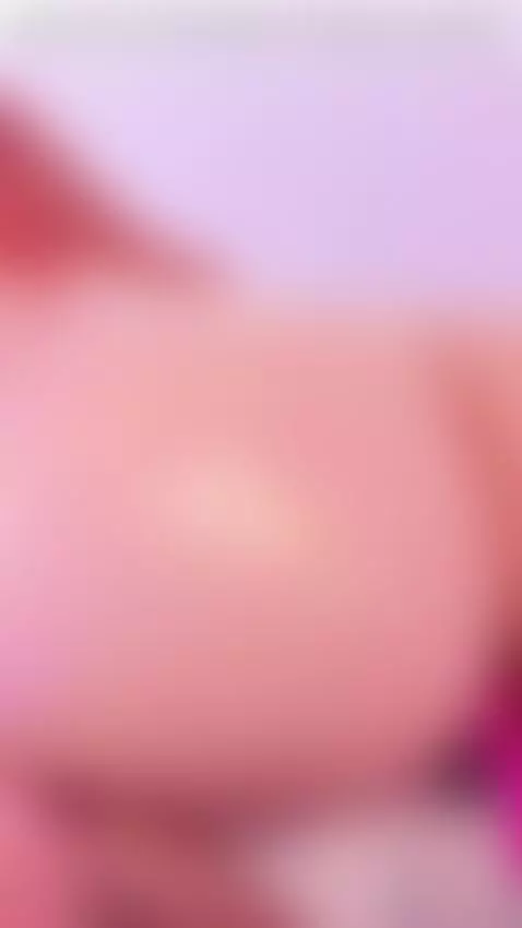 Hot girl here!! by sexy-elyn