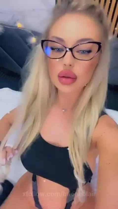 Hello babe! My  mind is just as sexy as my tight little body... by brieneblair