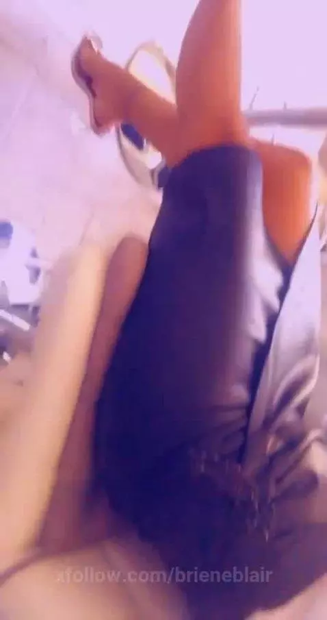 I'm waiting for you in my room 😍😍😍 by brieneblair