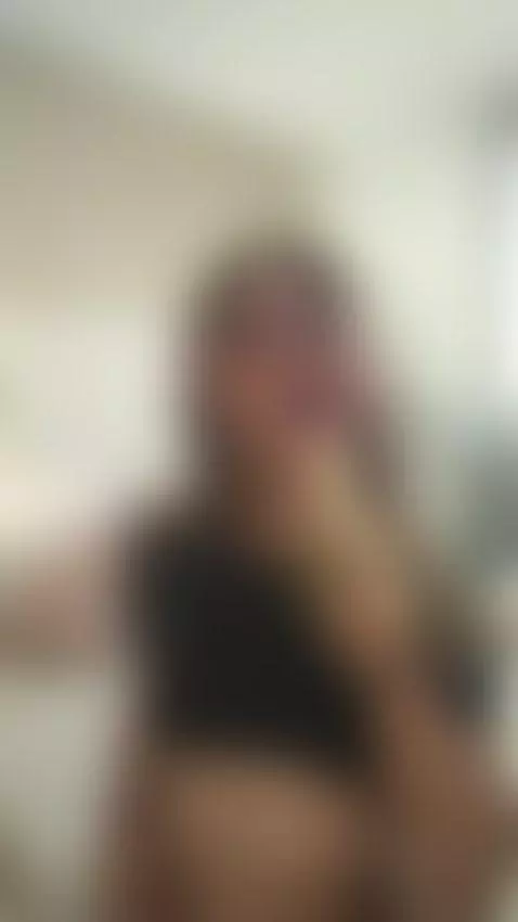 I'm online on camsoda by samantha-bunny