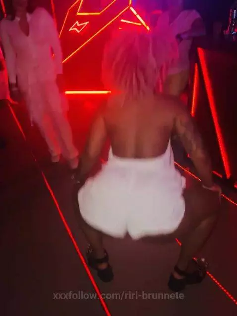 Te monto asi la verga ? by riri-brunnete