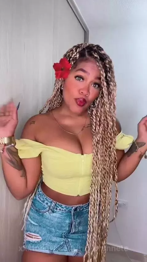 Cual tu quieres ? by riri-brunnete