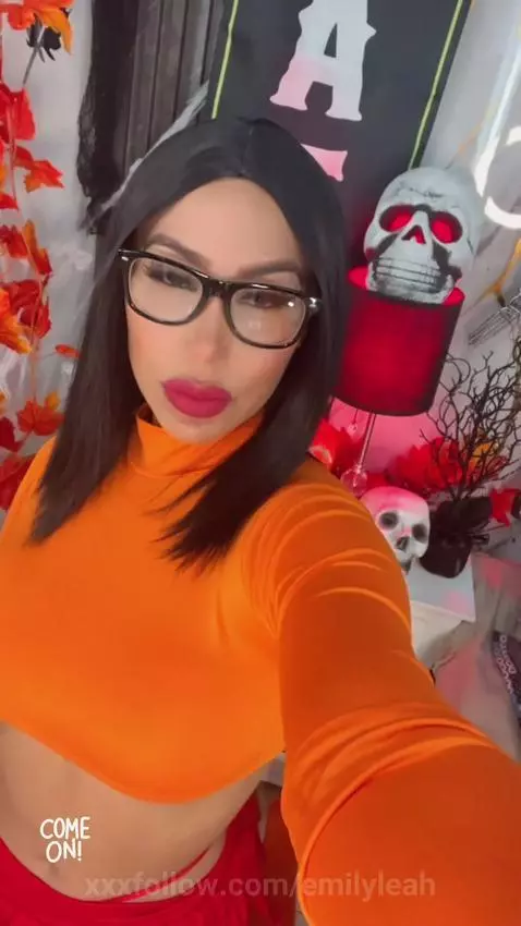Velma´s secrets case file 🎃👓 by emilyleah