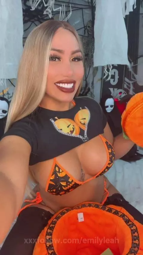 Trick or Treat Game 🍬 Come to get a prize!!! by emilyleah