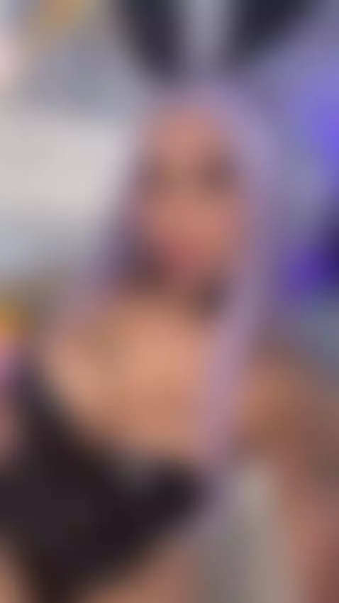 Come and undress this latex bunny😈😈 by emilyleah