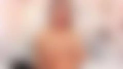 Who´s Is That girl!! by emilyleah