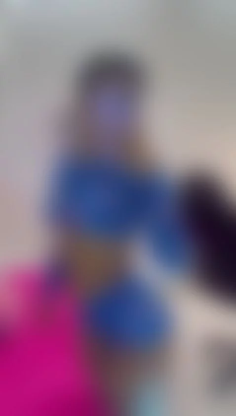 A different day I wait for you here with me by chiqui-piel-canela