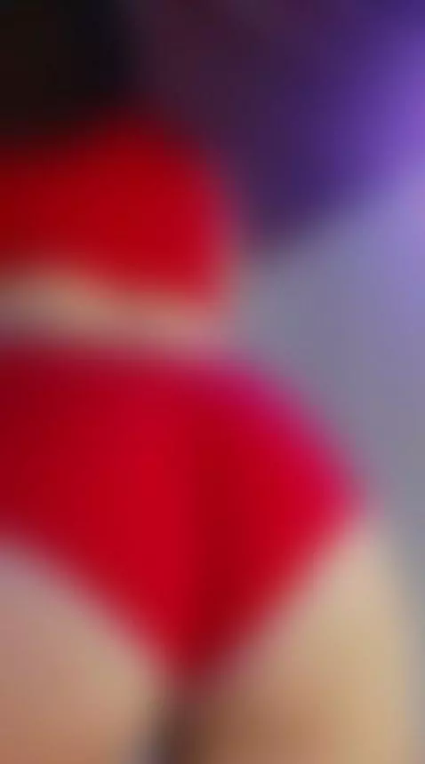 Let my big butt wiggle a little 🔥​ by anastasia-bee