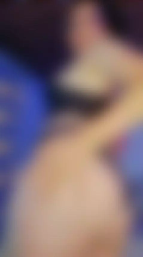 ❤️ Online and sexy for you. 🍑 by anastasia-bee