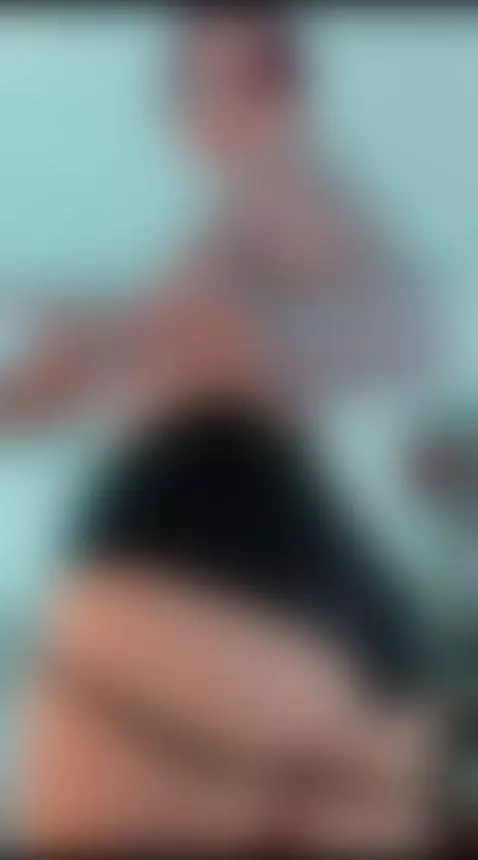 Saturday to suffocate you with my big ass 🍑🍑 by anastasia-bee