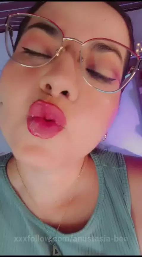 hola chicos vamos a mojar mis leggins by anastasia-bee