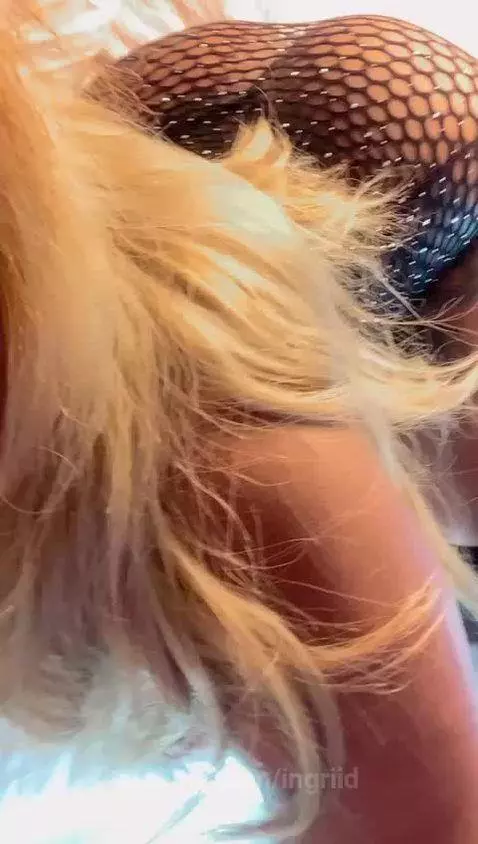 twerking my ass for you! come here and make me bounce it on ... by ingriid