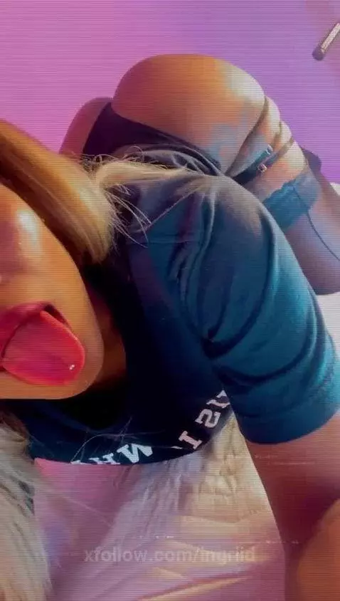 O N L I N E ! by ingriid