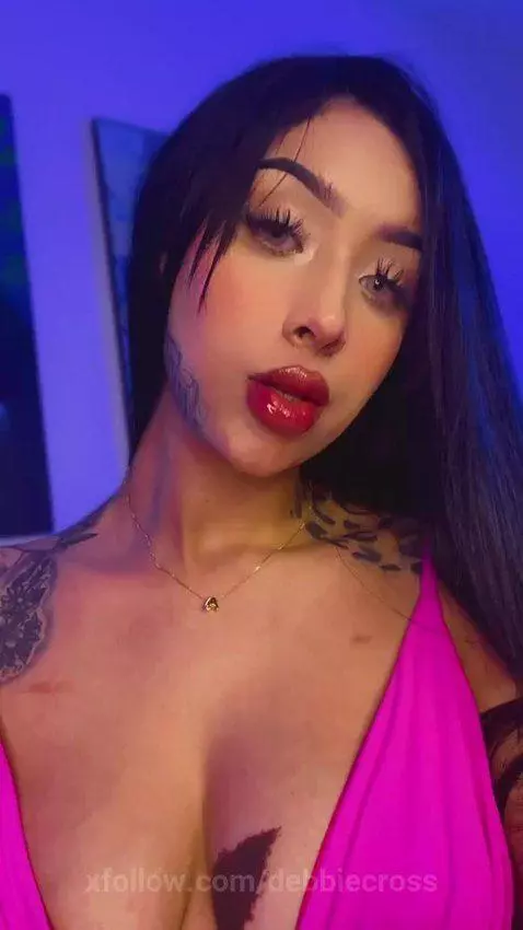 THIS MOUTH WANTS TO SUCK A LITTLE 👅🤤 by debbiecross