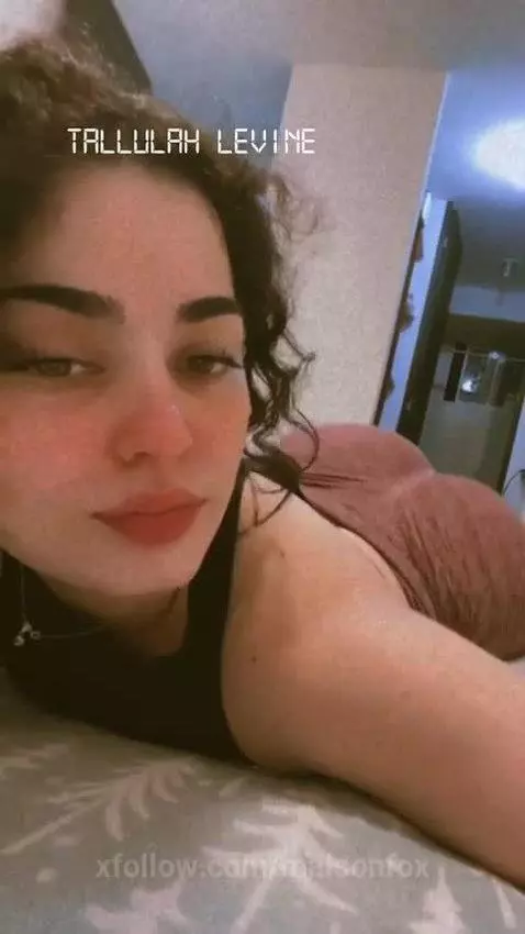 Just here🥵 by maisonfox