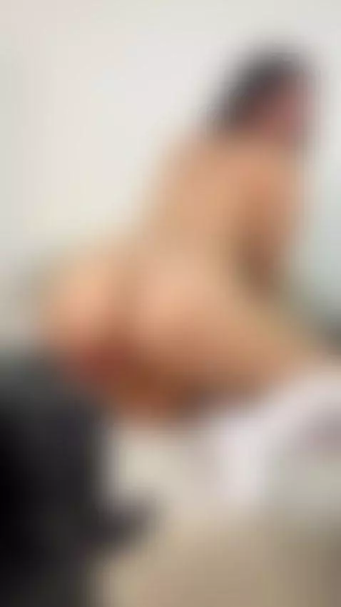 CUM IN MY BIGASS PLEASE by lara-giraldo