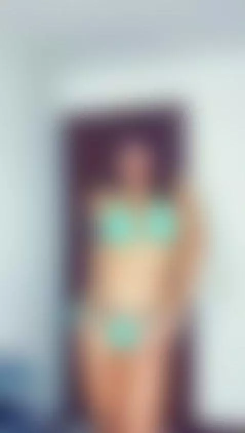 A sexy colombiana online now for u! by sarah-stone