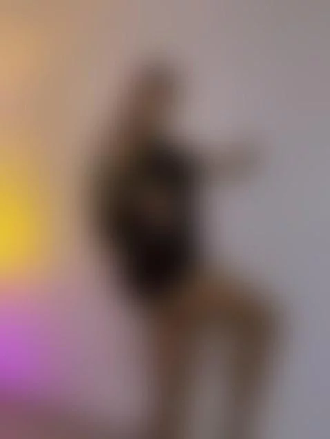 LIVE NOW! This burning girl wants to have fun.. come i wait ... by sarah-stone