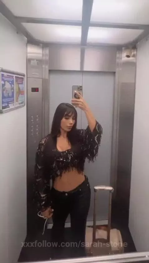 Sexy Colombian girl by sarah-stone