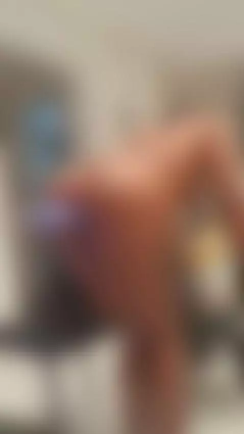 Come watch me lose control and soak the screen 🔥 by leylaroberth