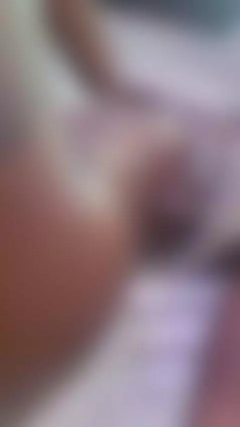 💦🍑Do you want a piece of this chocolate? Follow me and let's... by leylaroberth