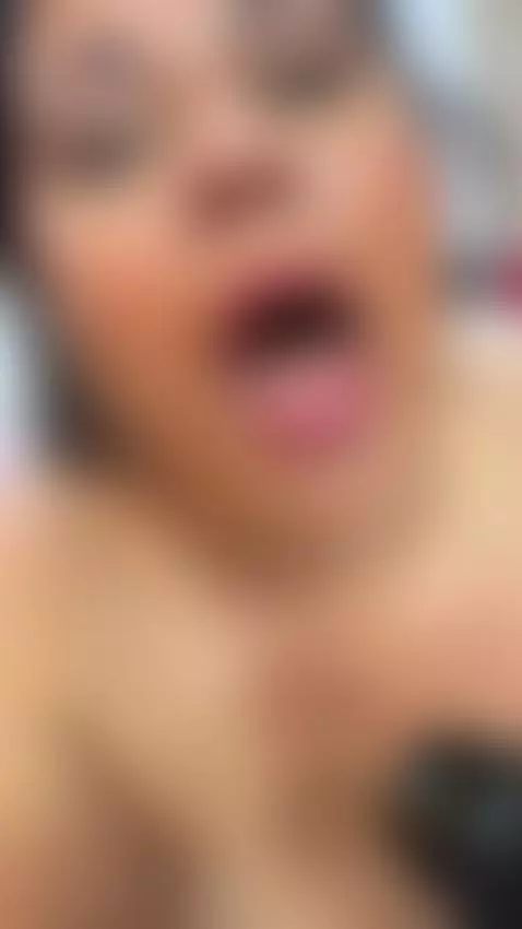 skoppy deep troath  Just chilling here , in online now , I’m... by khloehermapridite