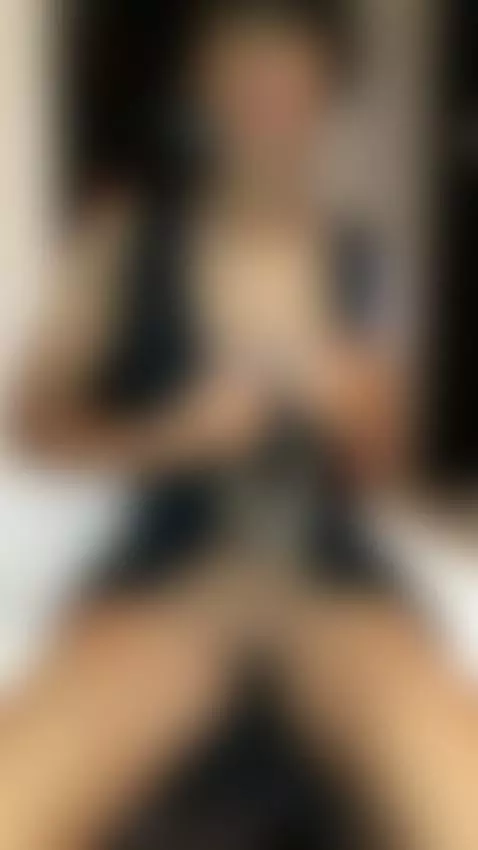 la amiga de mi novia me chupa la verga by brian12k