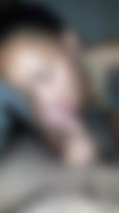 la esposa puta de mi vecina le encanta chupar me la verga. c... by brian12k