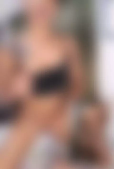 Andrea González webcam caleña hace un show en vivo con sus c... by brian12k