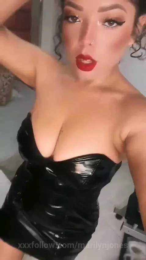 Erotica.. very hot... I want to have you in my bed by marilynjones