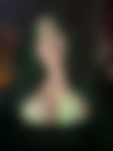 Come, I'll sing to you while I kiss you🥰 by cloewhiite