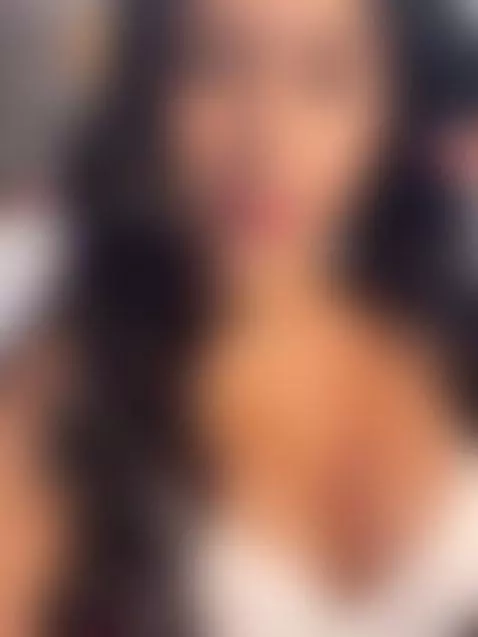 Blowing kisses to my fans by sophyangeell