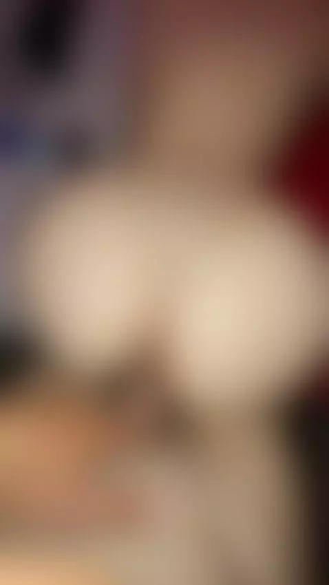 quien quiere follarme el culo ?? by naylea2001