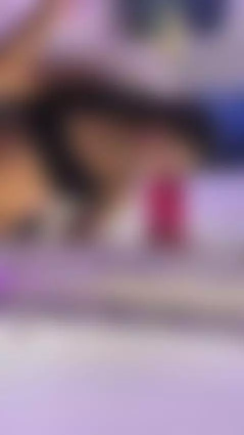 podria bajar un poco mas la camara 🙈 by nayla-potter