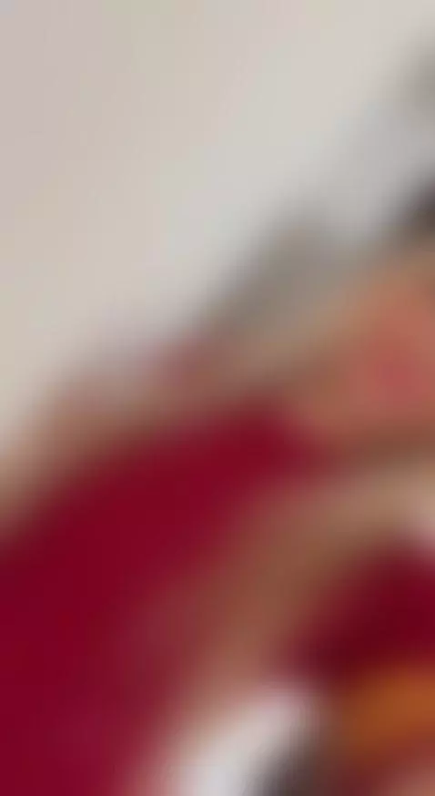 Do you want to see what's under my dress? by lindadelavega